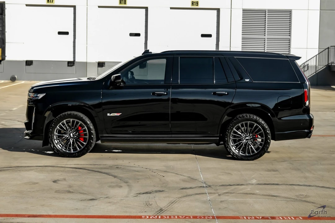 2023 Cadillac Escalade-V 5th Gen - Image 5 of 12