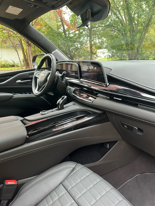 2023 Cadillac Escalade-V 5th Gen - Image 16 of 21