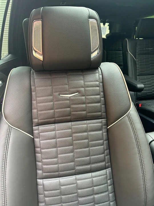 2023 Cadillac Escalade-V 5th Gen - Image 11 of 21