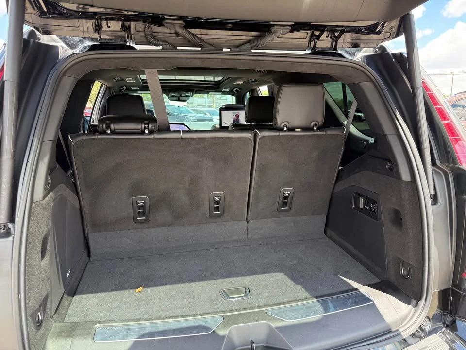 2023 Cadillac Escalade-V 5th Gen - Image 11 of 20