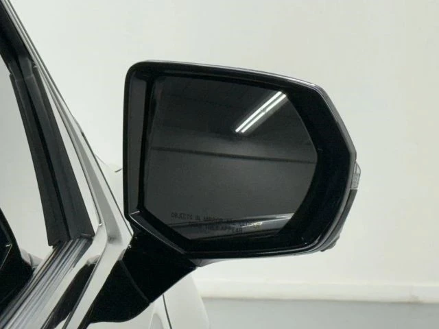 2023 Cadillac Escalade-V 5th Gen - Image 20 of 21