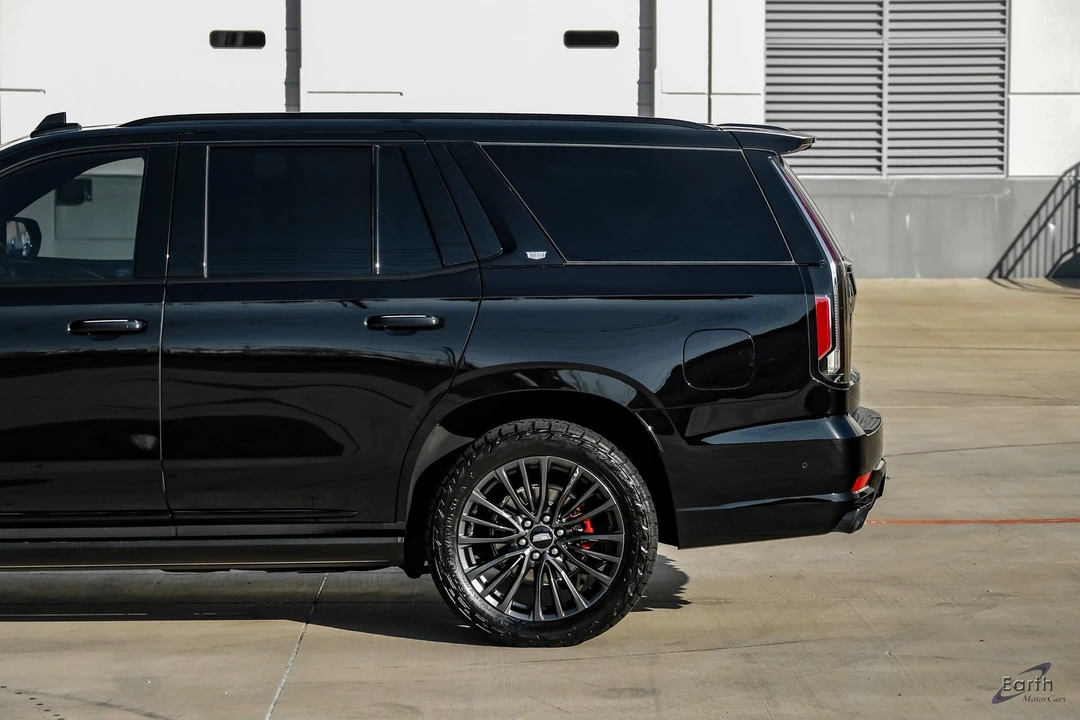 2023 Cadillac Escalade-V 5th Gen - Image 7 of 12
