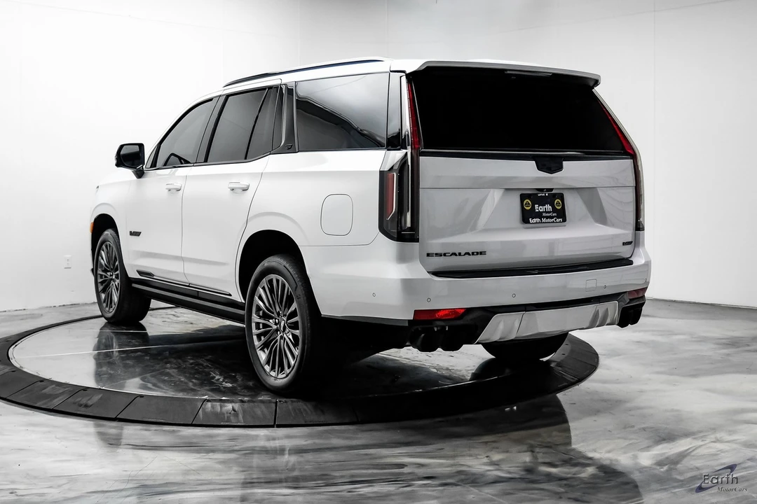 2023 Cadillac Escalade-V 5th Gen - Image 8 of 12