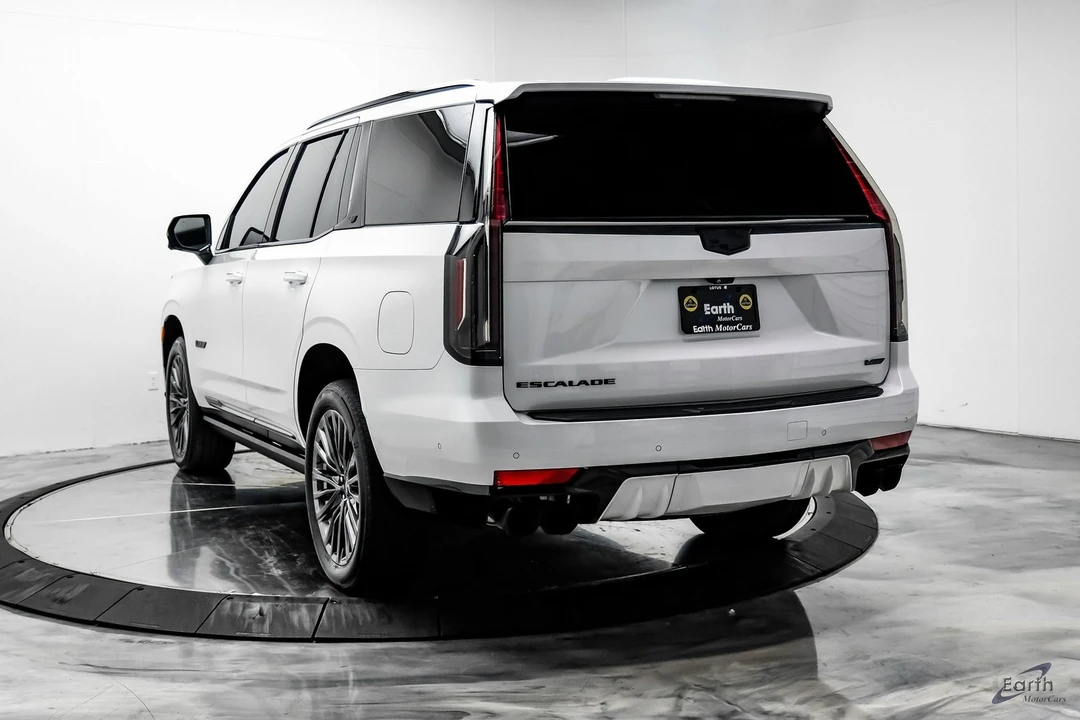2023 Cadillac Escalade-V 5th Gen - Image 9 of 12