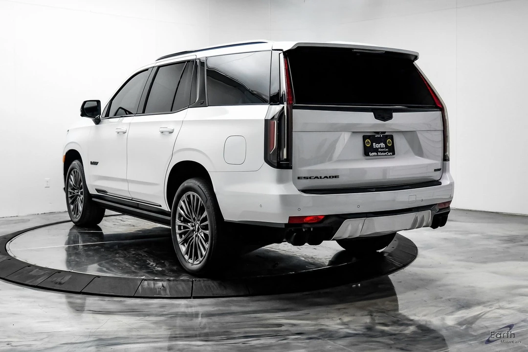 2023 Cadillac Escalade-V 5th Gen - Image 8 of 12