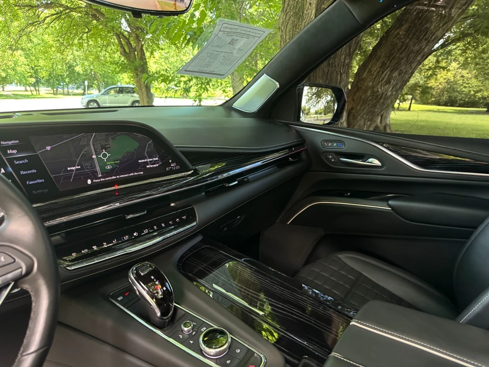 2023 Cadillac Escalade-V 5th Gen - Image 20 of 21
