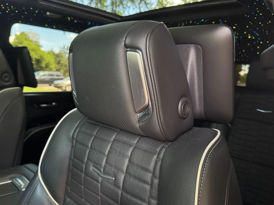 2023 Cadillac Escalade-V 5th Gen - Image 15 of 21