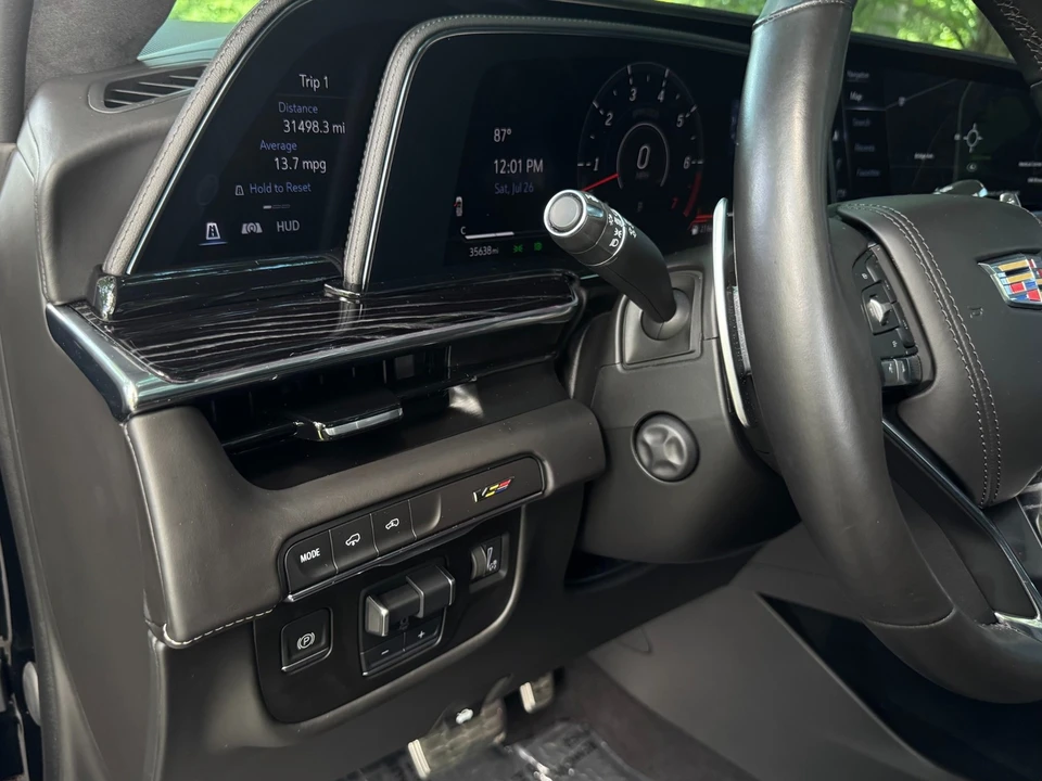 2023 Cadillac Escalade-V 5th Gen - Image 18 of 21