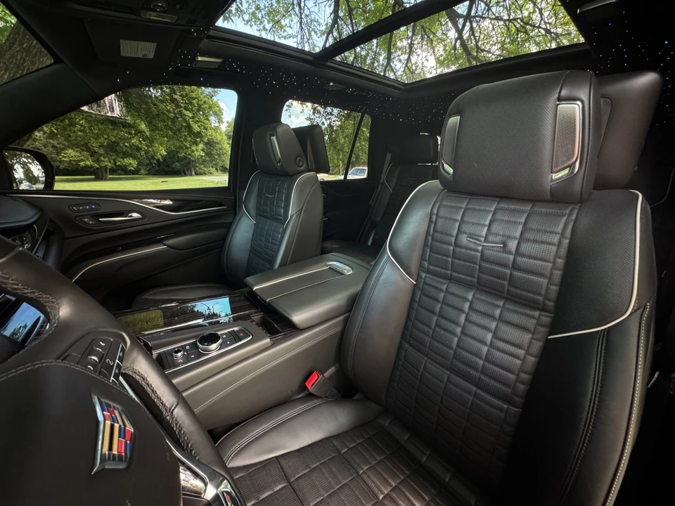 2023 Cadillac Escalade-V 5th Gen - Image 11 of 12