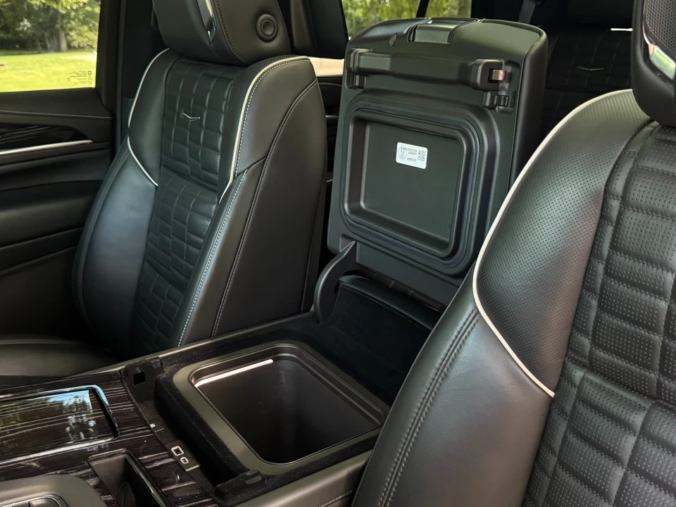 2023 Cadillac Escalade-V 5th Gen - Image 14 of 21