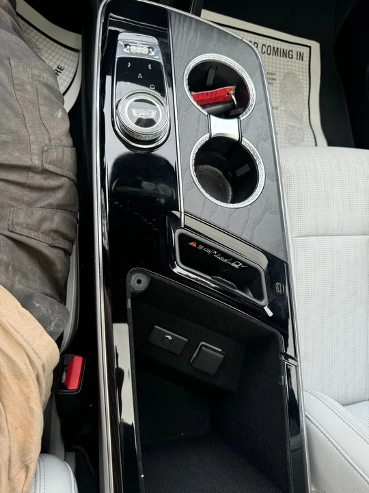 2023 Cadillac Lyriq - Image 16 of 21
