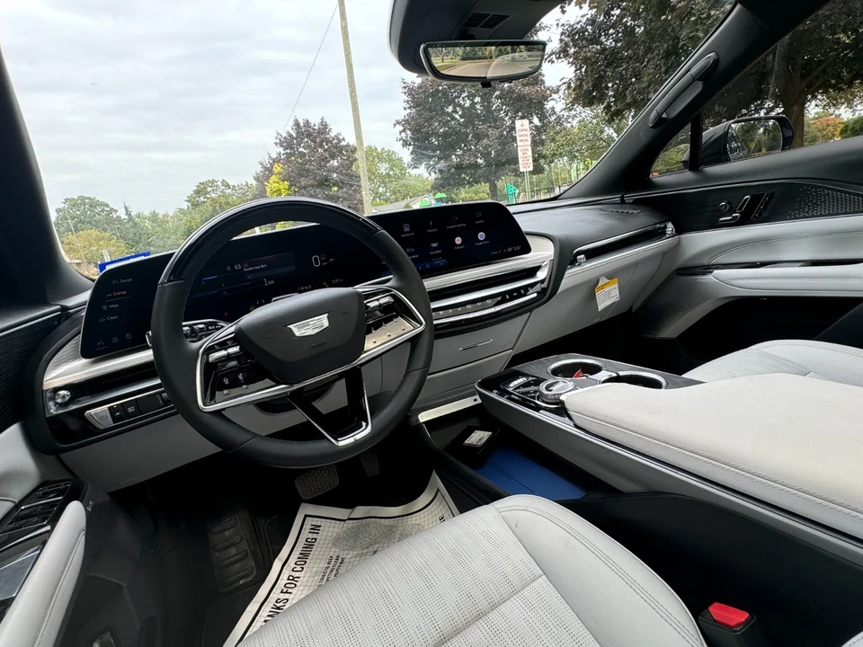 2023 Cadillac Lyriq - Image 21 of 21