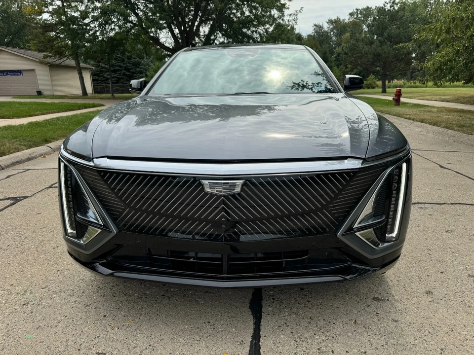 2023 Cadillac Lyriq - Image 9 of 21