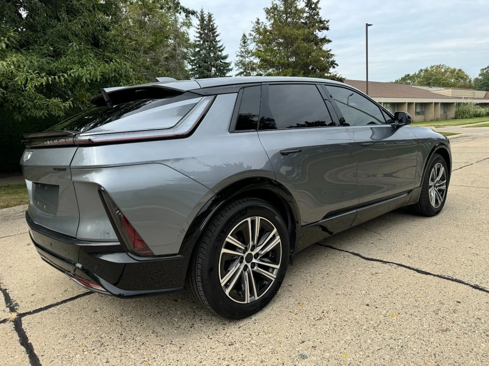 2023 Cadillac Lyriq - Image 4 of 21