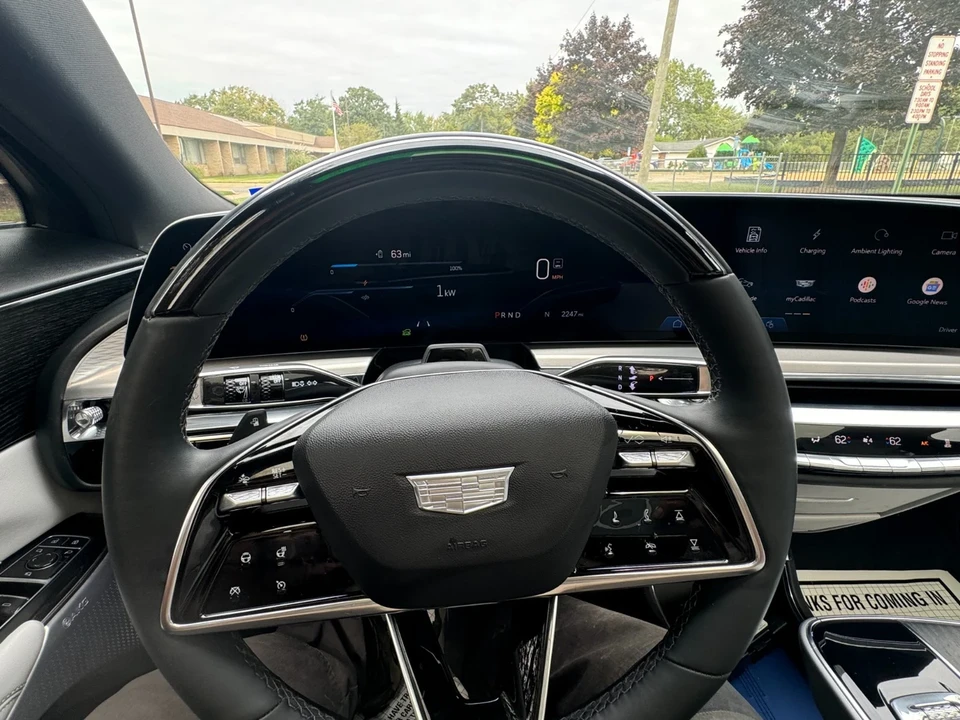 2023 Cadillac Lyriq - Image 15 of 21