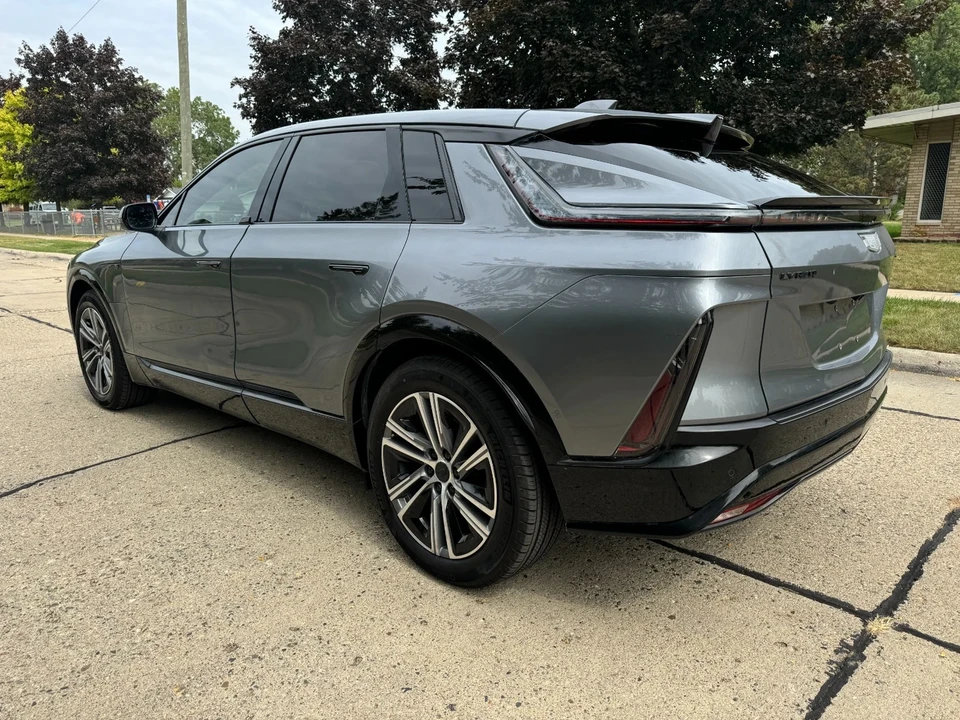 2023 Cadillac Lyriq - Image 6 of 21