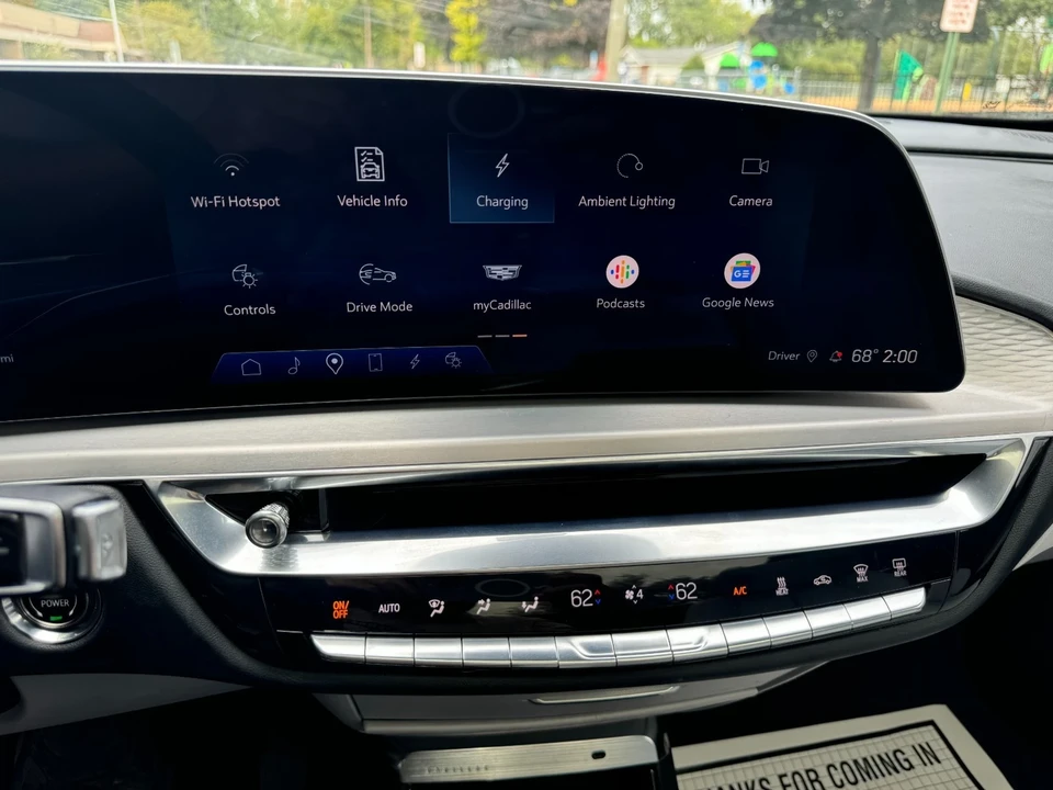2023 Cadillac Lyriq - Image 18 of 21