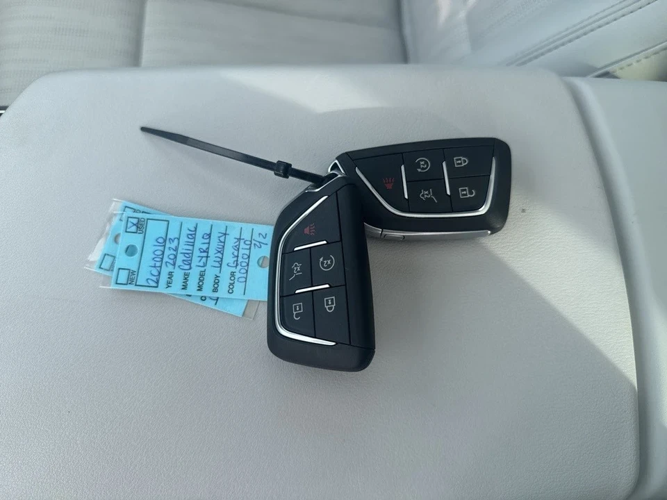 2023 Cadillac Lyriq - Image 7 of 12