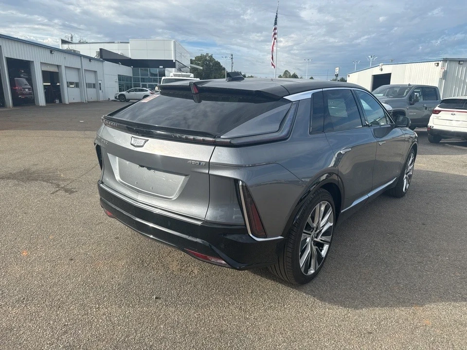 2023 Cadillac Lyriq - Image 3 of 12