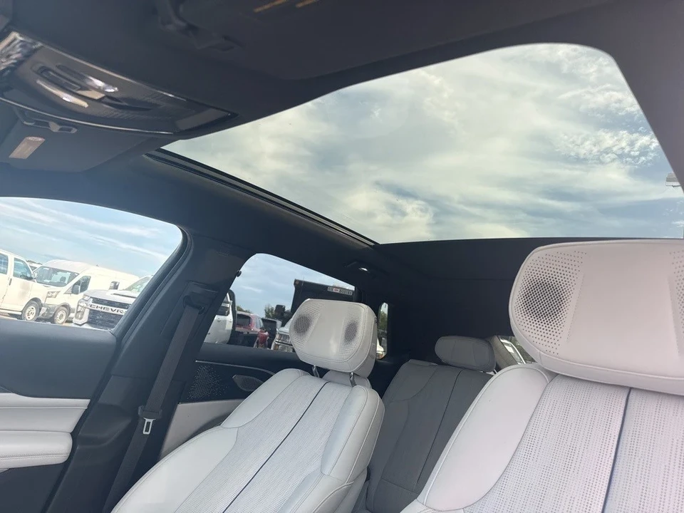 2023 Cadillac Lyriq - Image 6 of 12