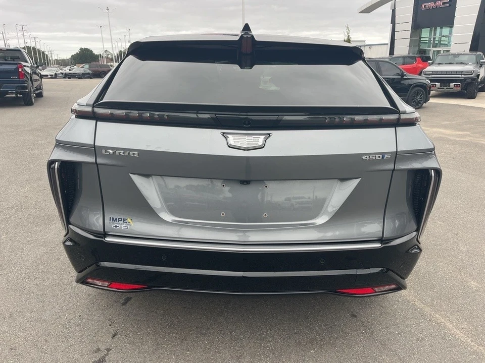2023 Cadillac Lyriq - Image 10 of 12