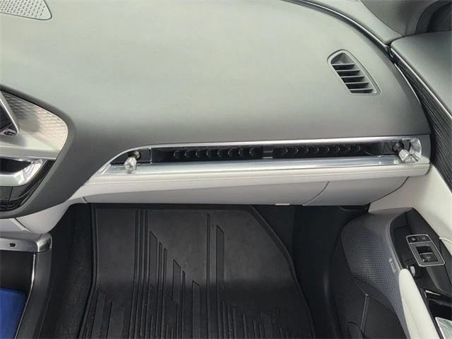 2023 Cadillac Lyriq - Image 20 of 21