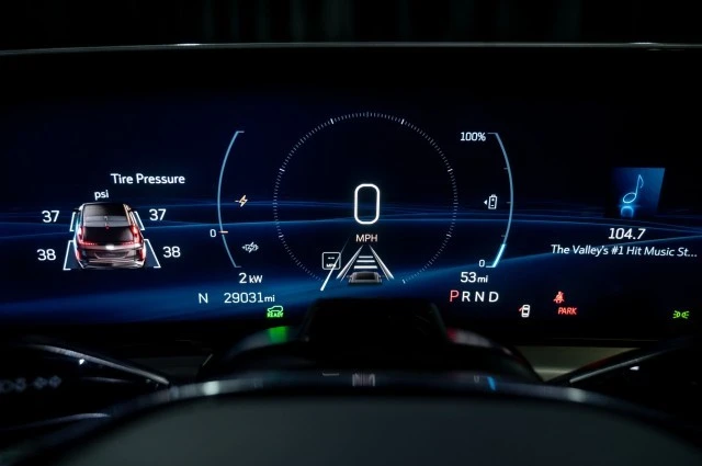 2023 Cadillac Lyriq - Image 20 of 21