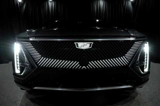 2023 Cadillac Lyriq - Image 8 of 21