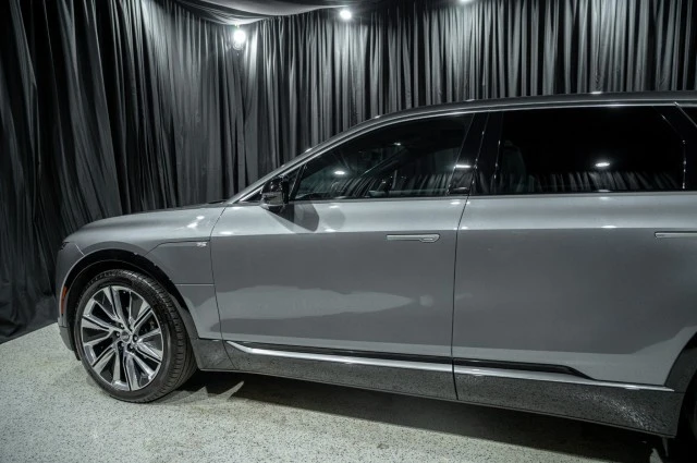 2023 Cadillac Lyriq - Image 5 of 21