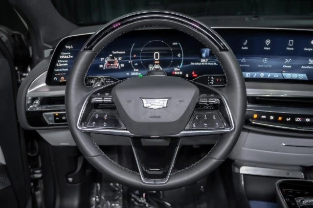 2023 Cadillac Lyriq - Image 19 of 21