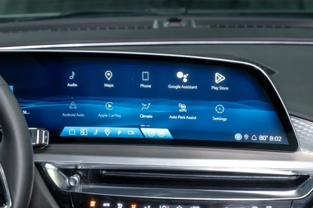 2023 Cadillac Lyriq - Image 15 of 21