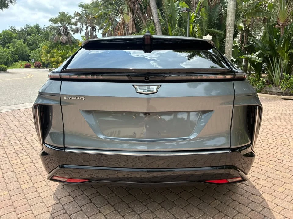 2023 Cadillac Lyriq - Image 3 of 19