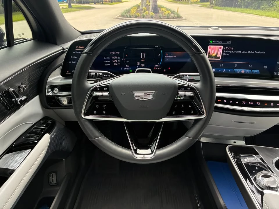 2023 Cadillac Lyriq - Image 12 of 19