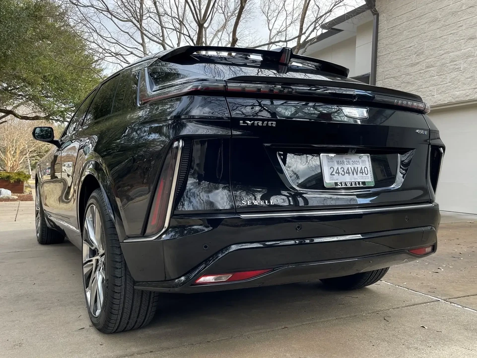 2023 Cadillac Lyriq - Image 6 of 6