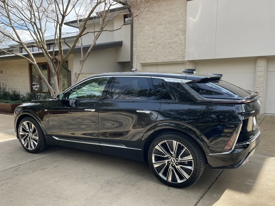 2023 Cadillac Lyriq - Image 3 of 6