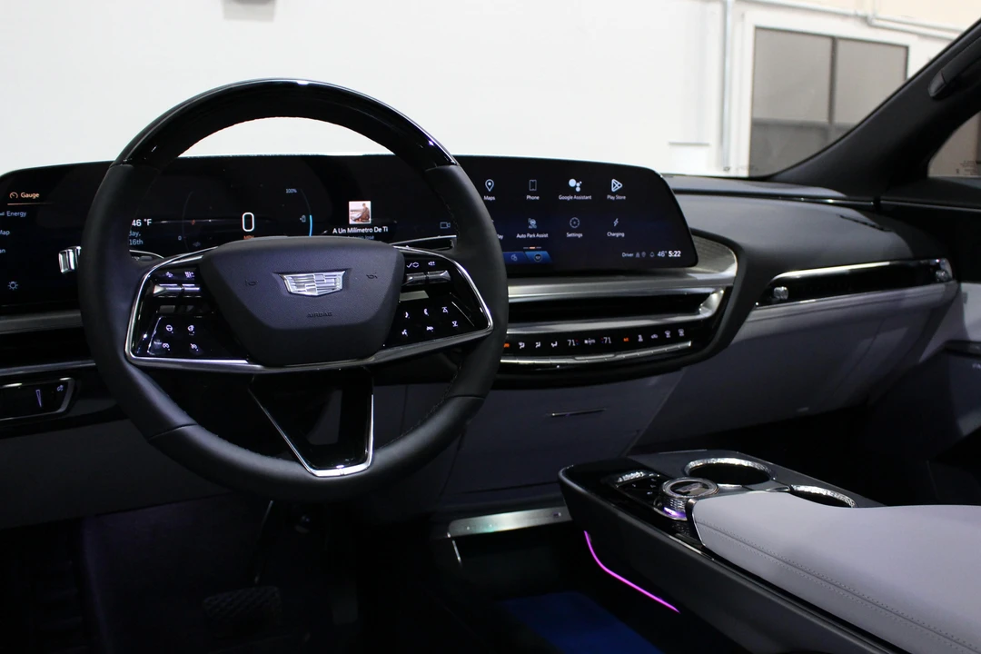 2023 Cadillac Lyriq - Image 6 of 6