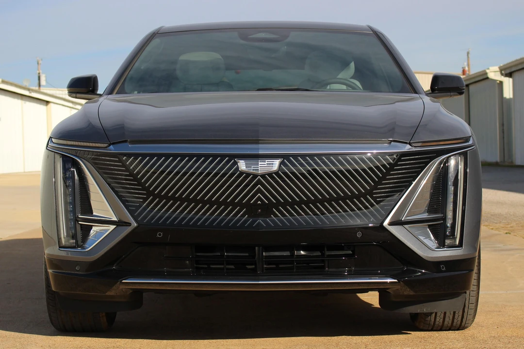 2023 Cadillac Lyriq - Image 2 of 6