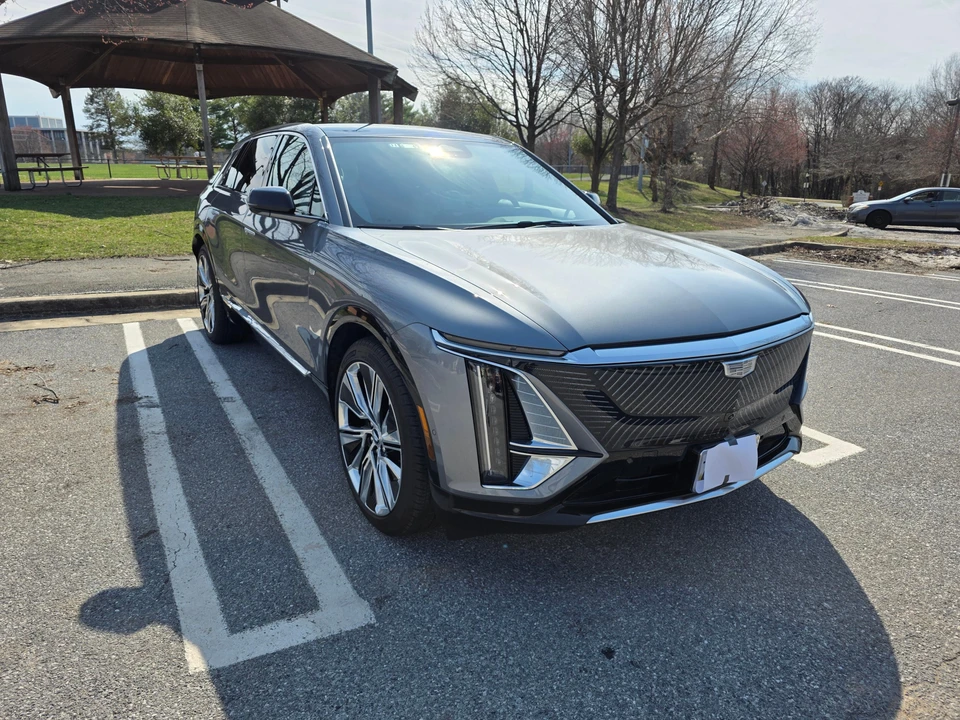 2023 Cadillac Lyriq - Image 11 of 31