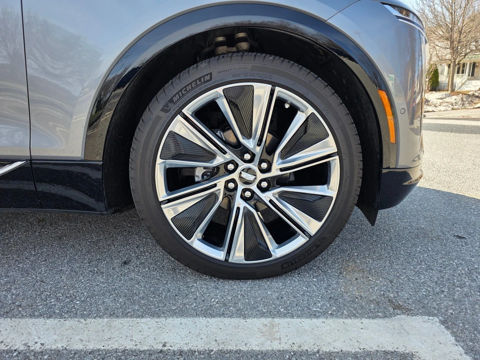 2023 Cadillac Lyriq - Image 20 of 31