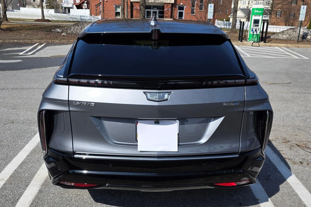 2023 Cadillac Lyriq - Image 5 of 31