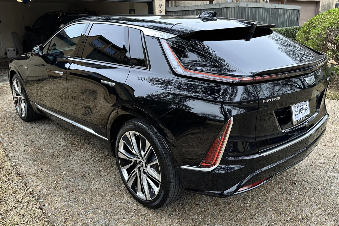 2023 Cadillac Lyriq - Image 4 of 31