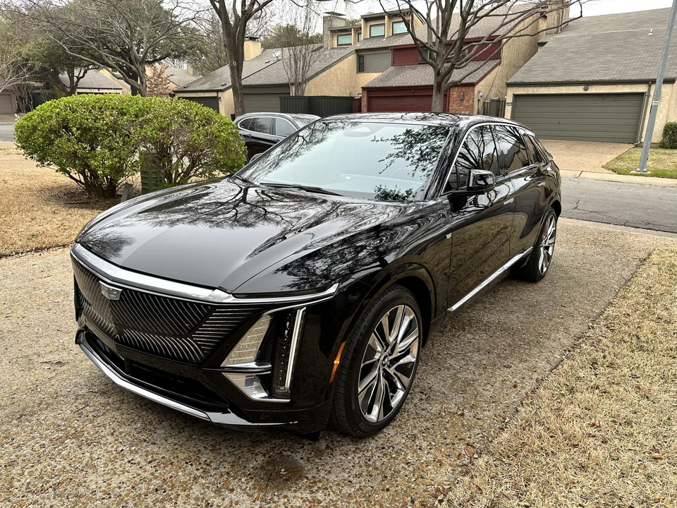 2023 Cadillac Lyriq - Image 8 of 31