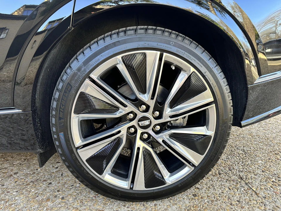 2023 Cadillac Lyriq - Image 23 of 31
