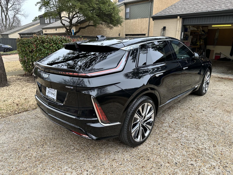 2023 Cadillac Lyriq - Image 13 of 31