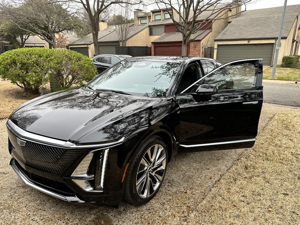 2023 Cadillac Lyriq - Image 9 of 31