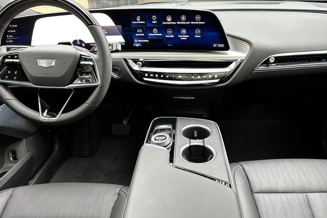 2023 Cadillac Lyriq - Image 26 of 31