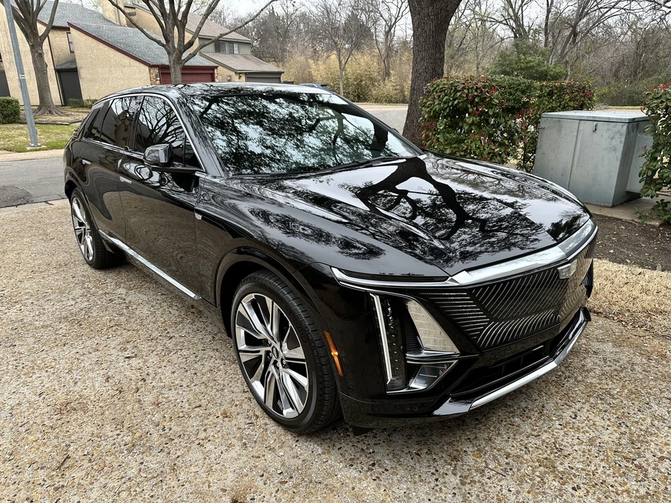 2023 Cadillac Lyriq - Image 17 of 31