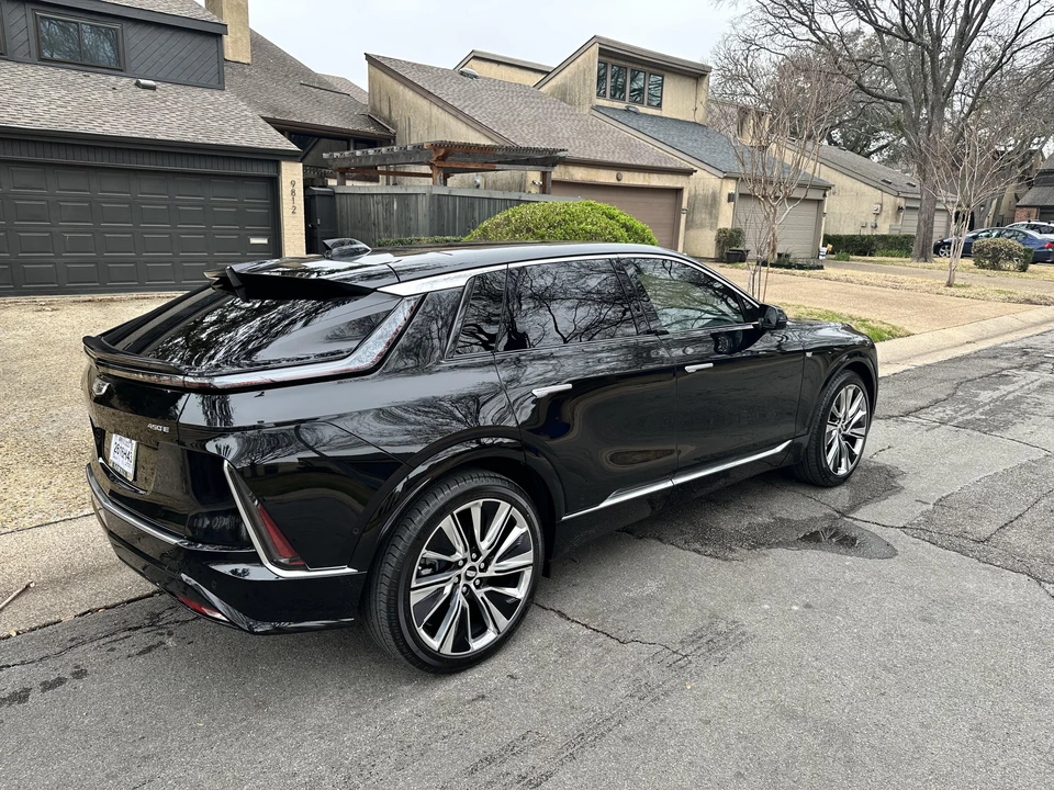 2023 Cadillac Lyriq - Image 14 of 31