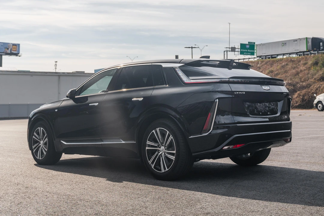 2023 Cadillac Lyriq - Image 8 of 31