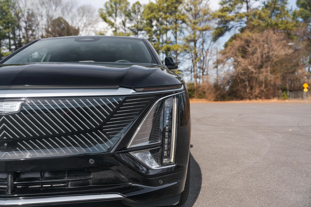 2023 Cadillac Lyriq - Image 15 of 31